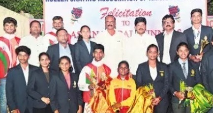 ప్రతి జిల్లాలో స్కేటింగ్ రింక్ కు కృషి