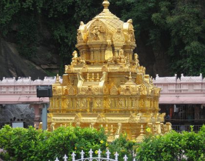 ఇంద్రకీలాద్రిపై ఆర్జిత సేవలు రద్దు