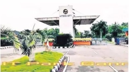 మేధా టవర్స్ లో పోలీస్ ఔట్ పోస్టు