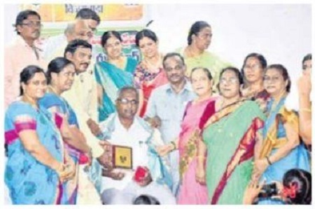 హిందీ ప్రాముఖ్యతను గుర్తించాలి