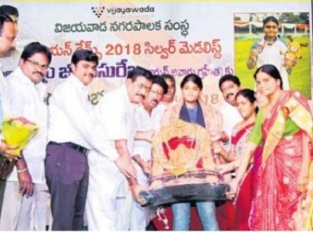 జ్యోతి సురేఖకు ఘన సన్మానం