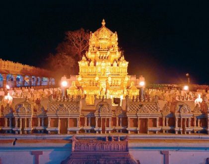 దసరా ఏర్పాట్ల కోలాహలం!