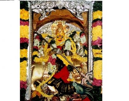 నేటి అలంకారాలు - మహిషాసురమర్దిని... శ్రీ రాజరాజేశ్వరీదేవి...