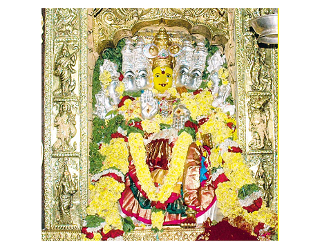 నేడు గాయత్రీమాత అలంకారం - సద్బుద్ధినిచ్చే సంధ్యా దేవత