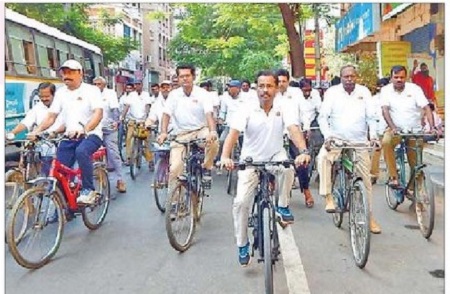 నిజాయతీతో ప్రజలకు సేవలు అందించాలి