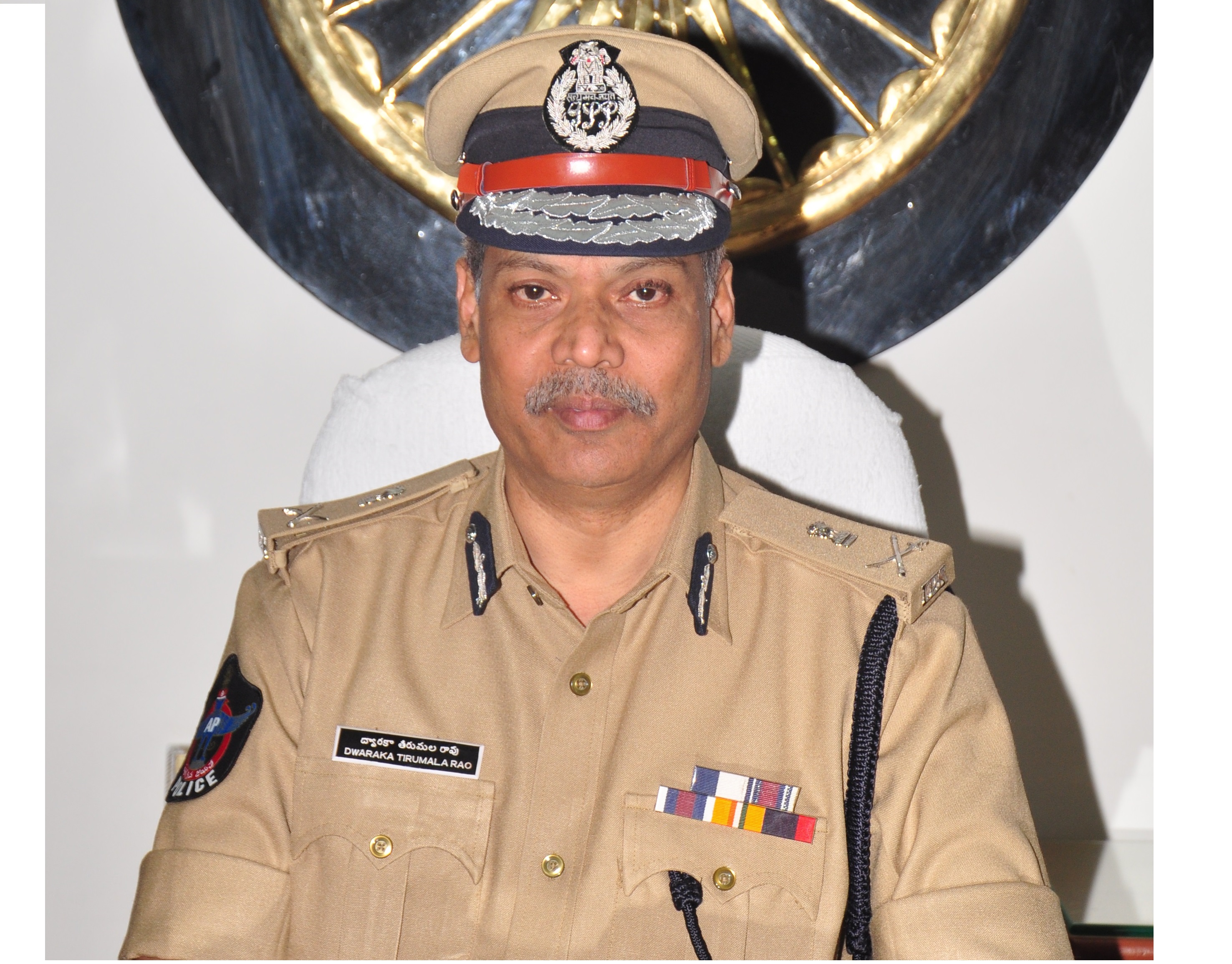 శాంతిభద్రతల పరిరక్షణలో పోలీసుల పాత్ర కీలకం