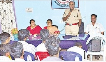 ఈవ్ టీజర్లకు కౌన్సిలింగ్