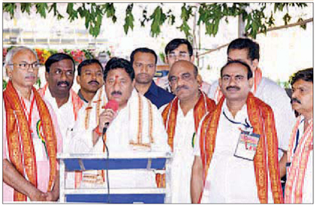 భక్తులు ఇబ్బందులు పడకూడదు