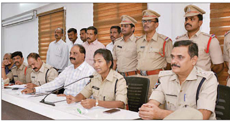 చోరీలకు పాల్పడే ఇద్దరి అరెస్టు