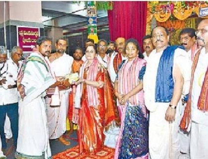 దేవస్థానం ప్రతిష్ఠ పెంచడంలో అర్చకుల పాత్ర కీలకం