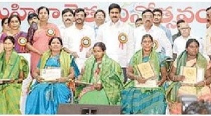 మహిళా రైతులకు ప్రోత్సాహం