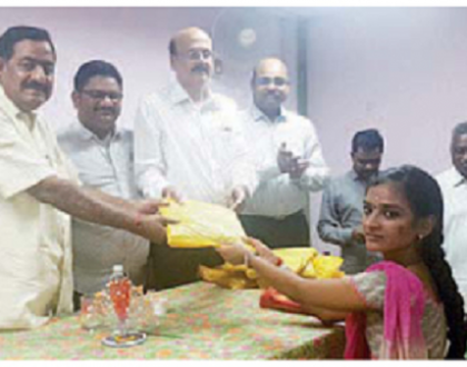 విద్యతోనే బాలికల అభ్యున్నతి: మేయర్