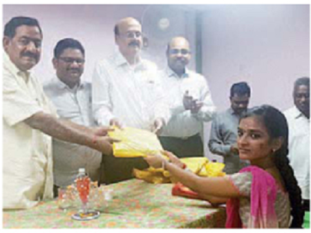 విద్యతోనే బాలికల అభ్యున్నతి: మేయర్