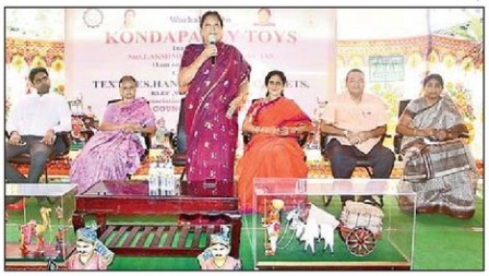 శిల్పా రామంలో కొండపల్లి బొమ్మలకు మార్కెటింగ్ సౌకర్యo