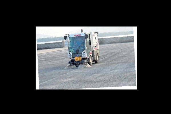 బోట్ పోటీల పనులు వేగవంతం