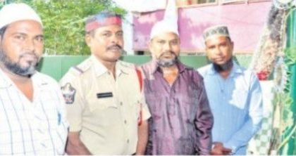 ముస్లింలు మార్గదర్శకాలుగా నిలవాలి