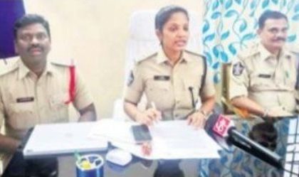 చుట్టమే చుట్టేశాడు..!
