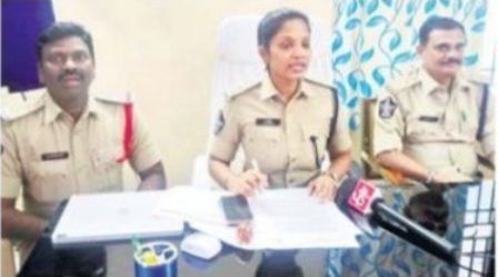చుట్టమే చుట్టేశాడు..!