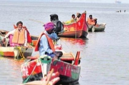 రేపు నాటు పడవల రేస్