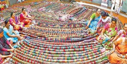 9న దుర్గమ్మకు కోటి గాజుల అలంకారం