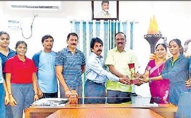 జిల్లా అధ్లేట్లకు అభినందనలు