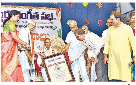 సంగీత సంప్రదాయాన్ని కాపాడుకోవాలి