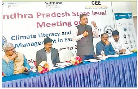 అడవుల నరికివేతతో పర్యావరణానికి ముప్పు