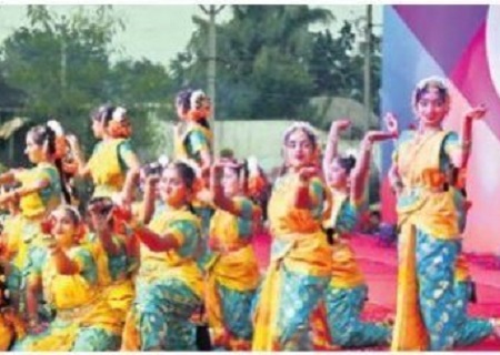 చిన్నతనం నుంచే సత్య మార్గంలో పయనించాలి