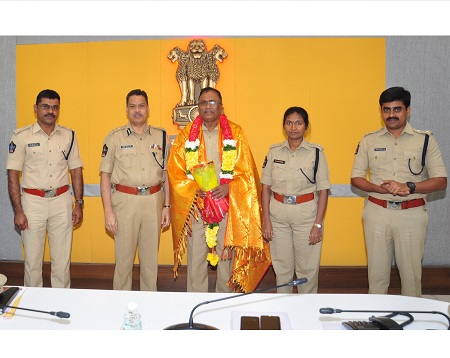 విశ్రాంత డీసీపీ బ్రహ్మారెడ్డికి ఆత్మీయ వీడ్కోలు