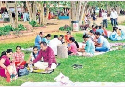 కార్తీకంలో చివరి వారం..  ద్వీపంలో సందడే సందడి