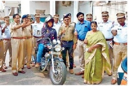 ప్రతి మహిళ శిరస్త్రాణం ధరించాలి