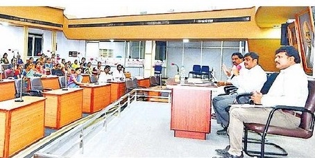 సంక్షేమ పథకాలు అర్హులకు అందలి : కమిషనర్