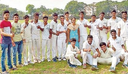 బౌలర్ల హవా