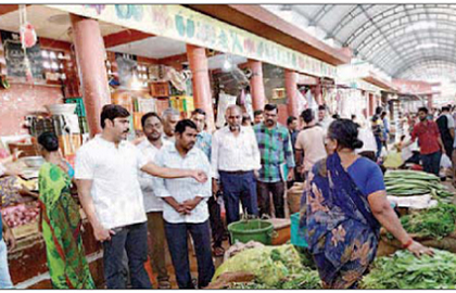 మార్కెట్ సముదాయాలు పరిశుభ్రంగా ఉండాలి