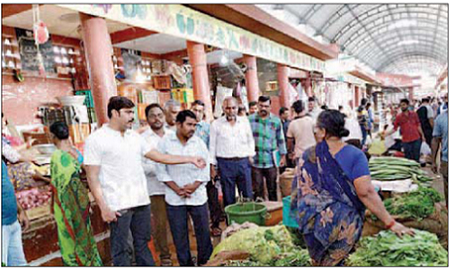 మార్కెట్ సముదాయాలు పరిశుభ్రంగా ఉండాలి