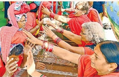 దీక్ష విరమణకు ఐదు లక్షల భవానీలు రాక