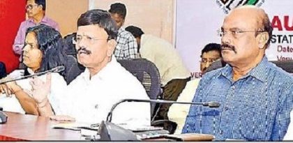 అర్హులంతా ఓటు హక్కు కలిగి ఉండాలి