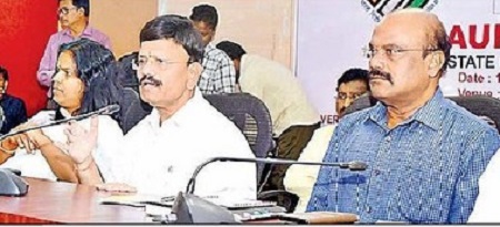 అర్హులంతా ఓటు హక్కు కలిగి ఉండాలి