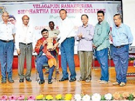 రక్షణ సంబంధ పరిశోధనలు చేయాలి