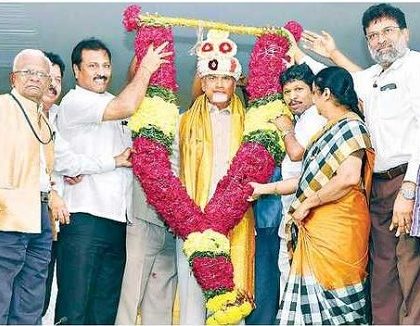 ఉద్యోగులు మరో 5-10 ఏళ్లు సహకరించాలి