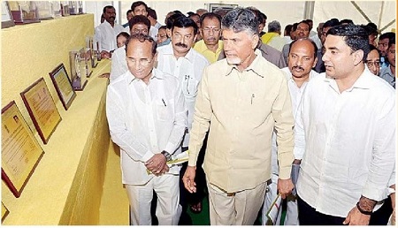 అవార్డుల ప్రదర్శన ప్రారంభం
