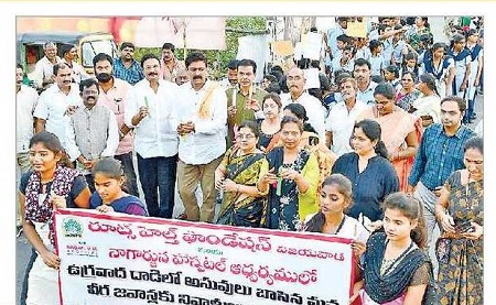 వీర జవాన్లకు ఘన నివాళి