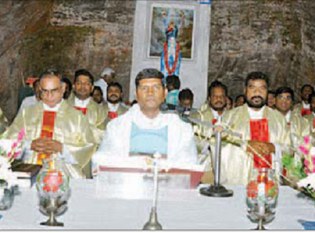 మతాలు వేరైనా మానవులంతా ఒకటే
