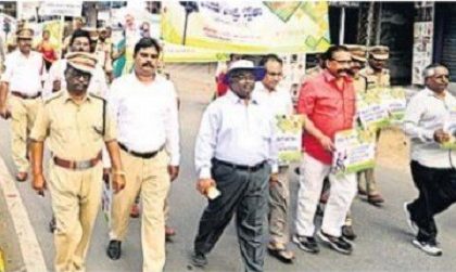 రోడ్డు భద్రతపై అవగాహన కల్పిస్తున్నాం