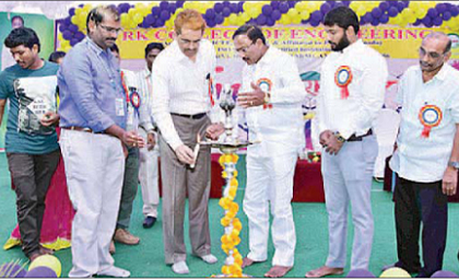 విద్యార్థులకు వ్యక్తిగత నైపుణ్యాలు అవసరం
