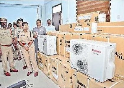 పని నేర్చుకున్న చోటే చేతివాటం
