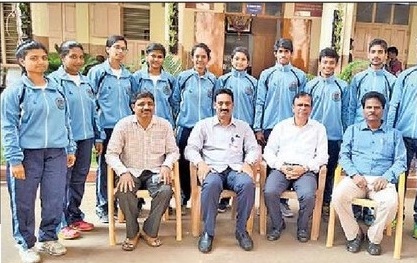 అంతర్ వర్సిటీ యోగా పోటీలకు కృష్ణా వర్శిటీ జట్టు