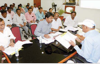 అభివృద్ధి పనులు వేగవంతం చేయాలి