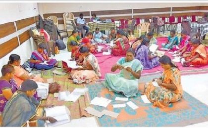 డ్వాక్రా మహిళల చెక్కులు సిద్ధం