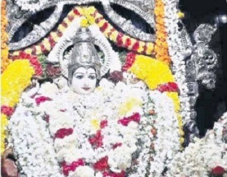 త్రిశక్తి పీఠంలో సామూహిక అక్షరాభ్యాసం